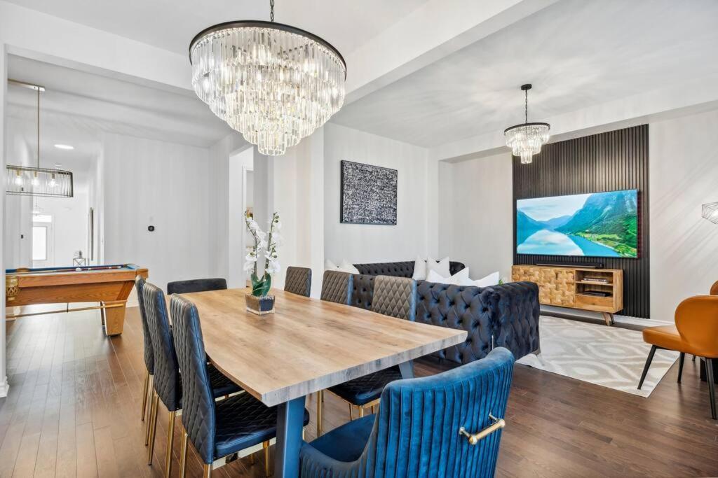 Barrie Luxe, Pool Table 6 Bedroom 6 Ba Custom Design A+ Location Екстер'єр фото