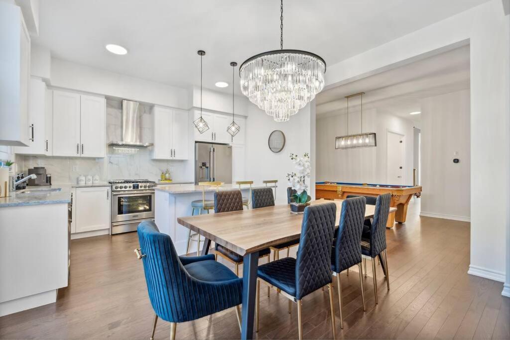 Barrie Luxe, Pool Table 6 Bedroom 6 Ba Custom Design A+ Location Екстер'єр фото