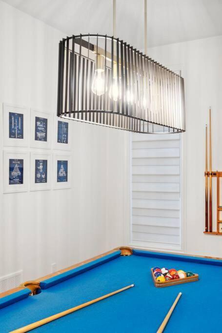 Barrie Luxe, Pool Table 6 Bedroom 6 Ba Custom Design A+ Location Екстер'єр фото