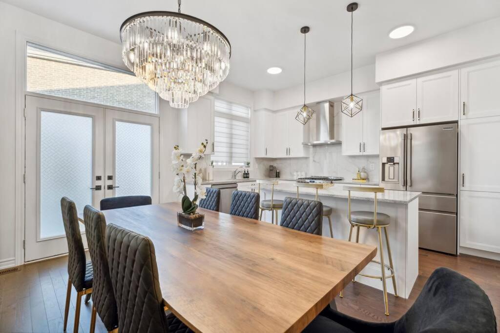 Barrie Luxe, Pool Table 6 Bedroom 6 Ba Custom Design A+ Location Екстер'єр фото