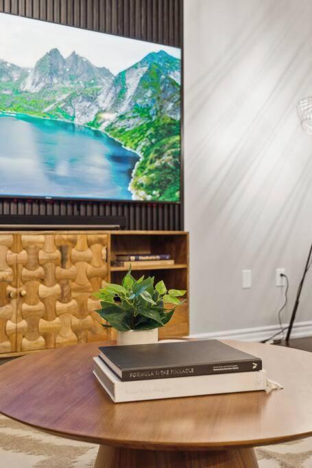 Barrie Luxe, Pool Table 6 Bedroom 6 Ba Custom Design A+ Location Екстер'єр фото
