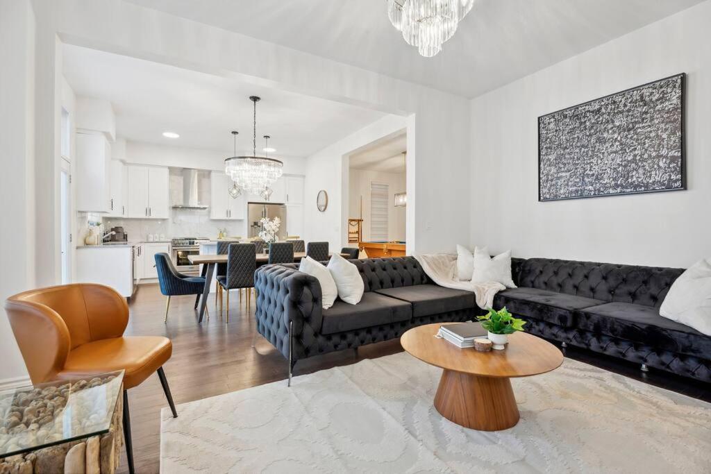 Barrie Luxe, Pool Table 6 Bedroom 6 Ba Custom Design A+ Location Екстер'єр фото