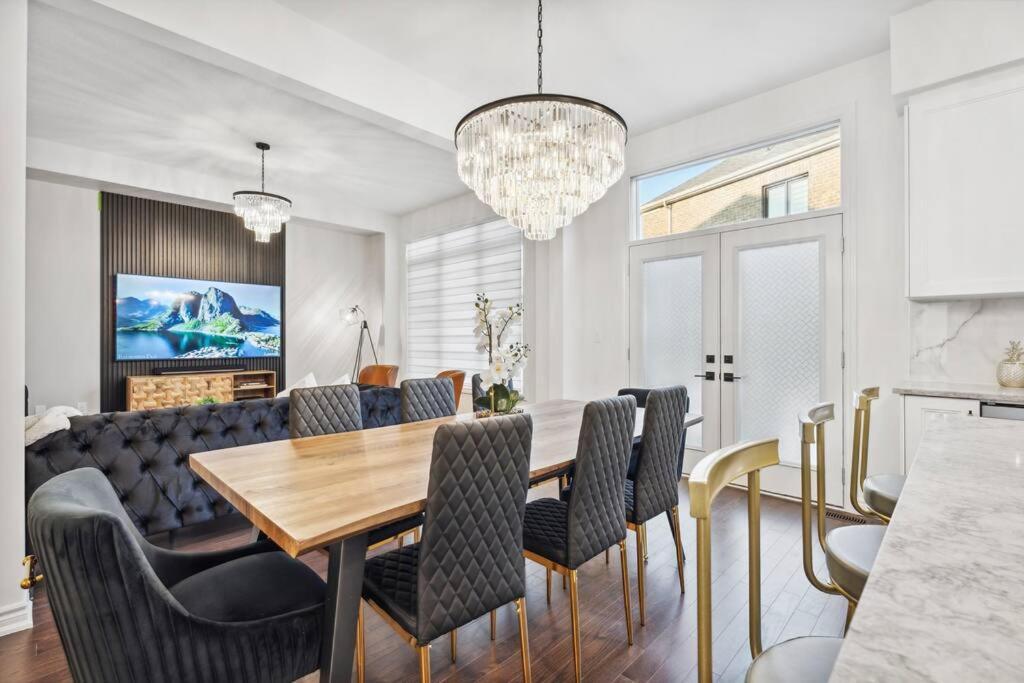 Barrie Luxe, Pool Table 6 Bedroom 6 Ba Custom Design A+ Location Екстер'єр фото