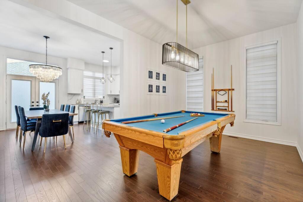Barrie Luxe, Pool Table 6 Bedroom 6 Ba Custom Design A+ Location Екстер'єр фото