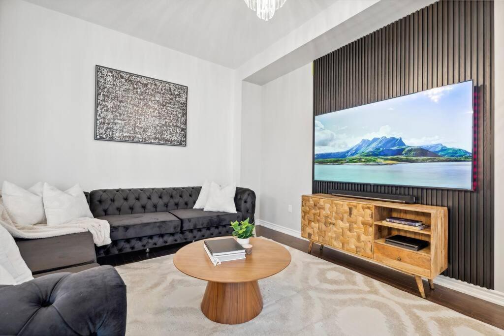 Barrie Luxe, Pool Table 6 Bedroom 6 Ba Custom Design A+ Location Екстер'єр фото
