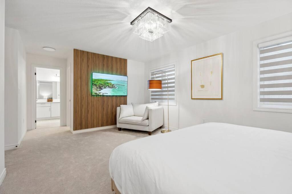Barrie Luxe, Pool Table 6 Bedroom 6 Ba Custom Design A+ Location Екстер'єр фото