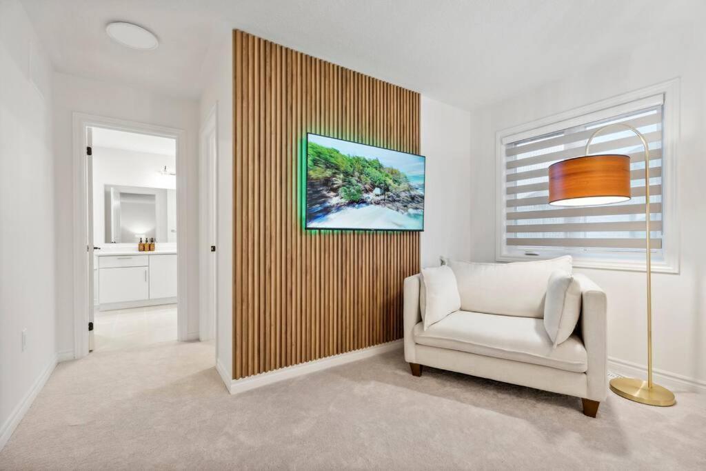 Barrie Luxe, Pool Table 6 Bedroom 6 Ba Custom Design A+ Location Екстер'єр фото